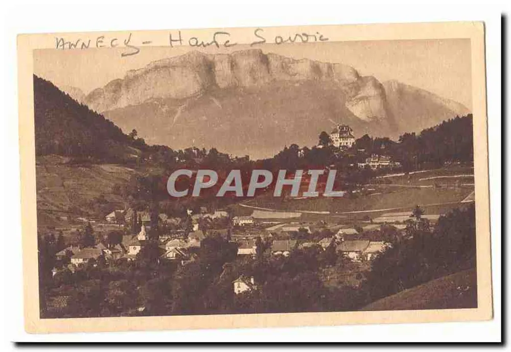 Annecy - Haute-Savoie — Panoramablick mit Berg im Hintergrund und Dorf unten - Vorderseite