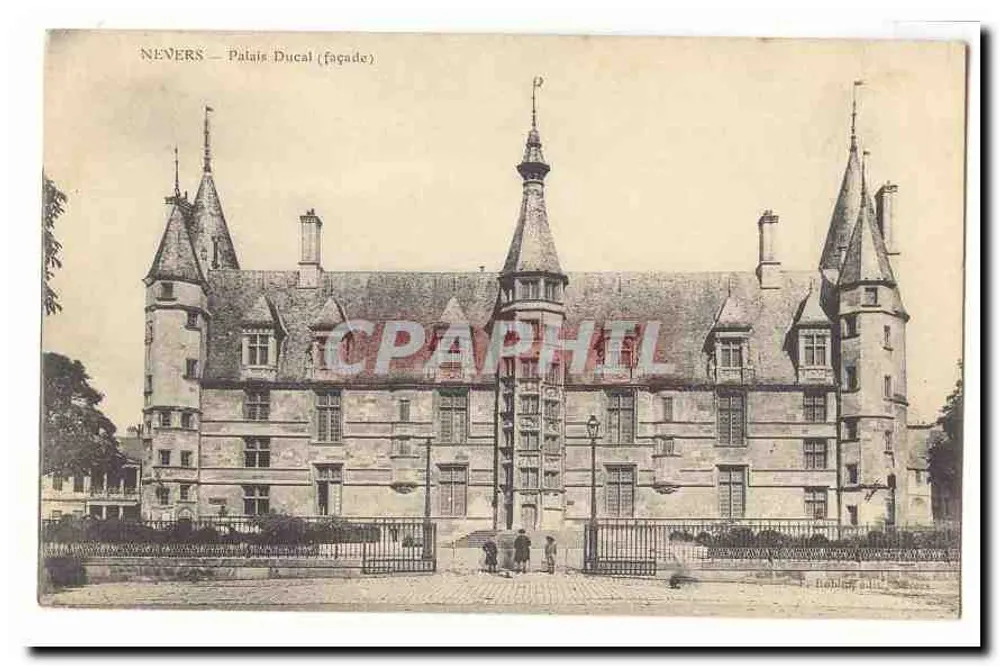 Nevers — Palácio Ducal (fachada) - Frente