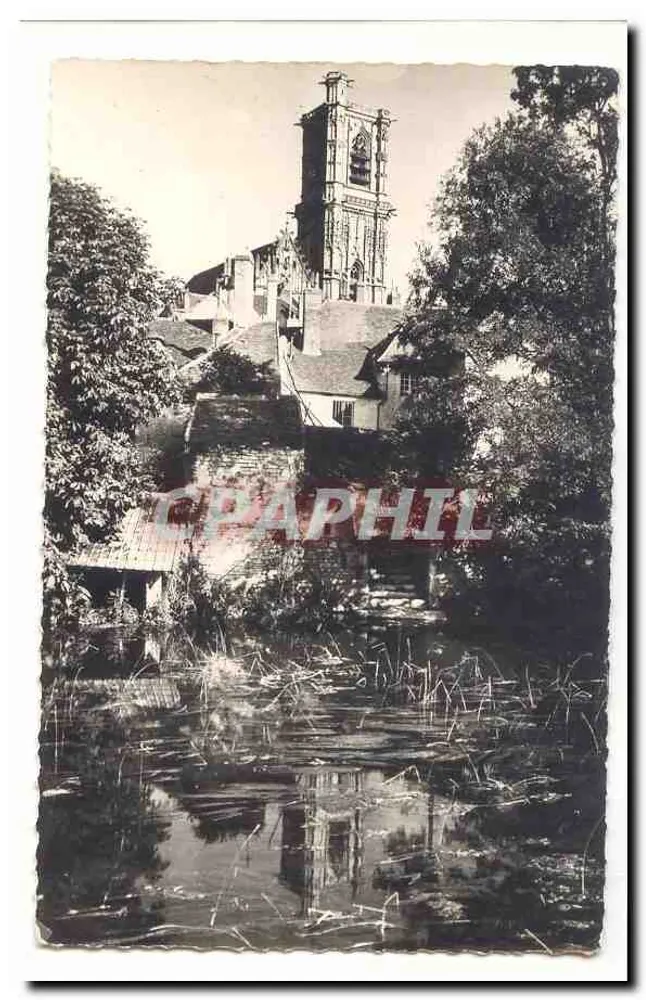 Kirche Saint-Étienne — Ansicht vom Becken - Vorderseite
