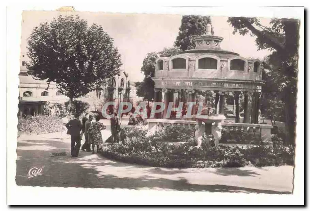 प्रजातंत्र के स्क्वायर की फॉन्टेन - पेरिस - प्रकाशक कैप - आगे