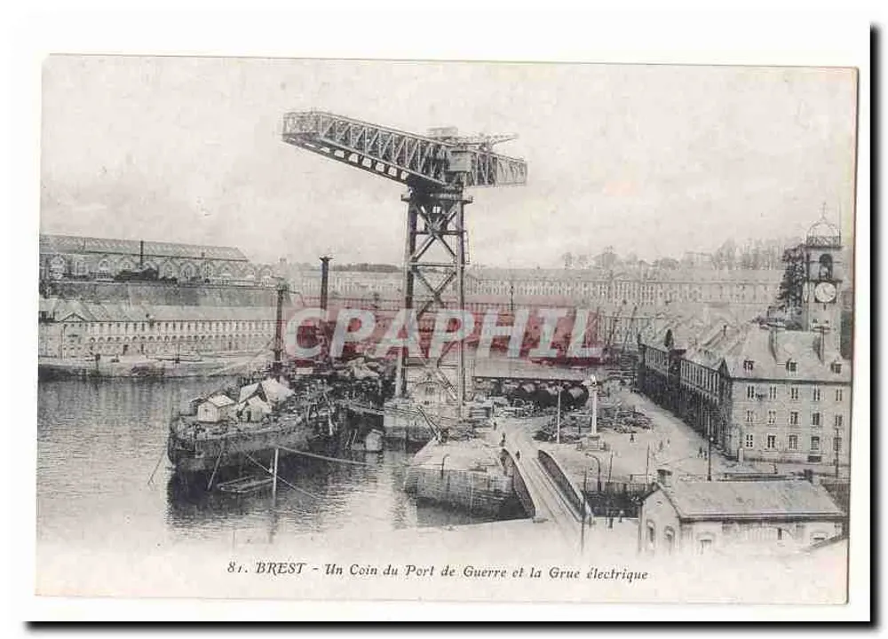 BREST - Ein Eckbereich des Kriegshafens und die elektrische Krone - Vorderseite