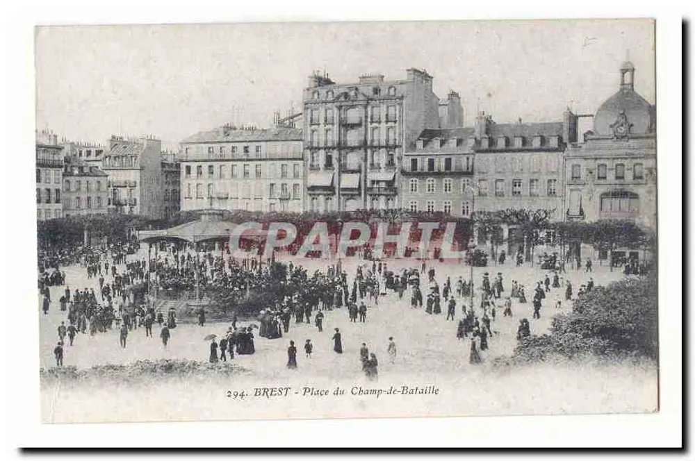 BREST - Place du Champ-de-Bataille — vista animada com edifícios e multidão — n° 294 - Frente
