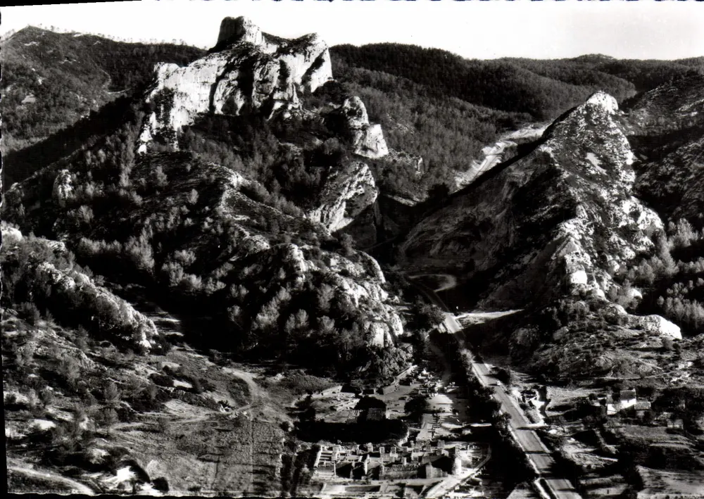 Saint-Rémy-de-Provence — Luftbild von Glanum und den Alpilles — Éditions Magenta, Lyon - Vorderseite
