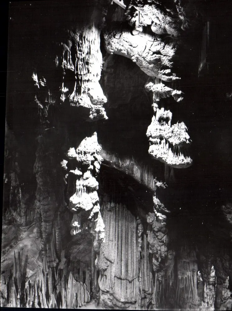 Ganges (Hérault) — Innenraum der Demoiselles-Höhle — Éditions Magenta, Lyon - Vorderseite