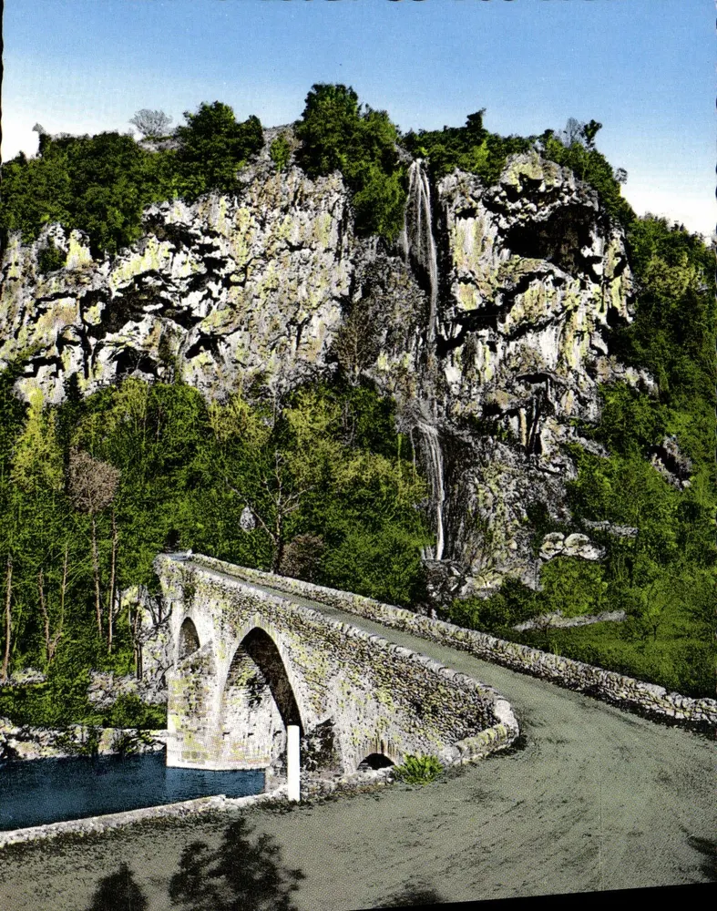 St. Julien de la Nef Wasserfall — Umgebung von Ganges und Vigan — Eurolux Editions - Vorderseite