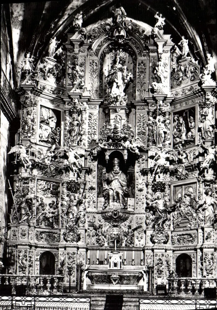 Prades (Pyrénées-Orientales) — O retábulo da igreja — Edições Magenca - Frente