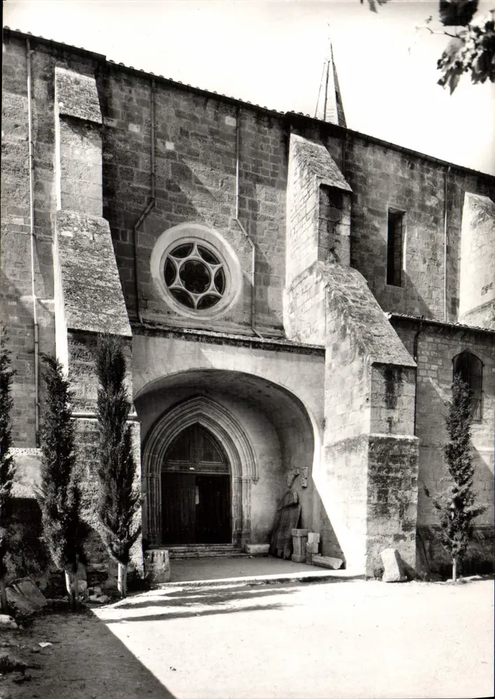 Nissan-les-Enserune — Portal der Kirche (14. Jahrhundert) — Éditions SL, Av. des Frères Lumière - Lyon - Vorderseite