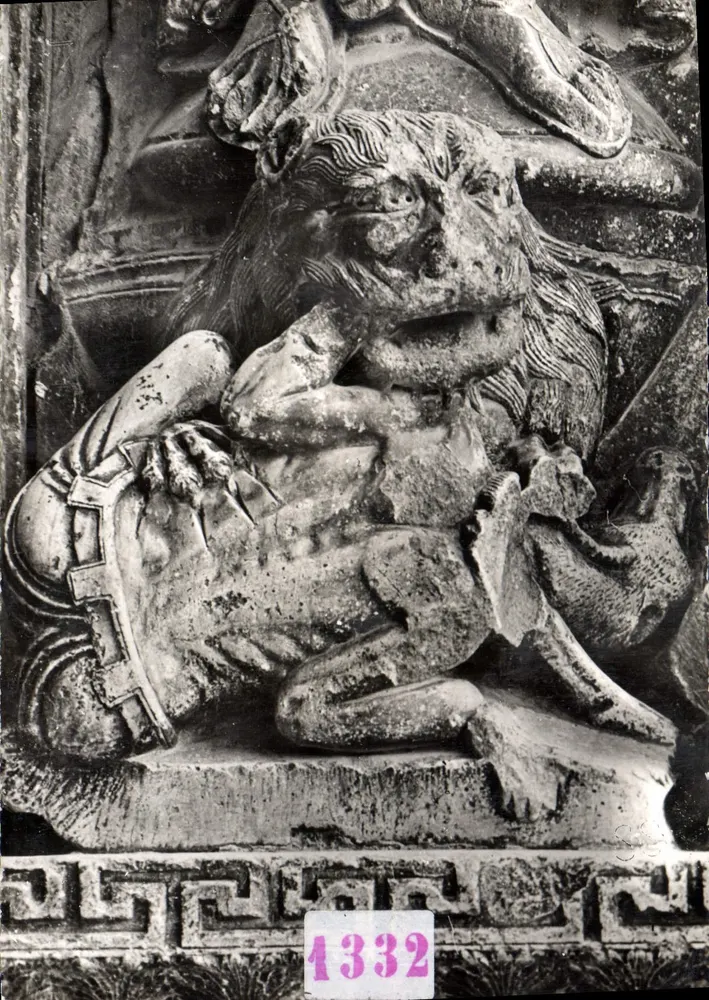Saint-Gilles (Gard) — Bas-reliefs du porche central — Éditions Lumière - Lyon, n° 1332 - Anverso