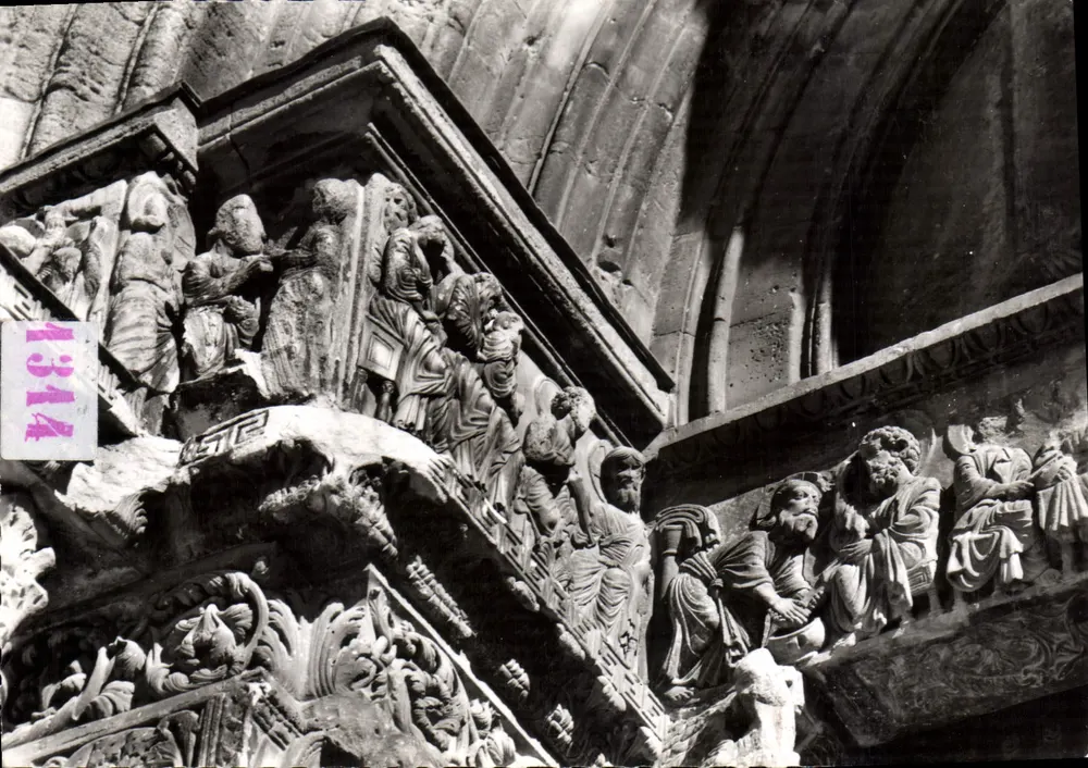 Saint-Gilles (Gard) — Église abbatiale du XIIe siècle — Le Lavement des pieds — Collection VIOLET - Frente