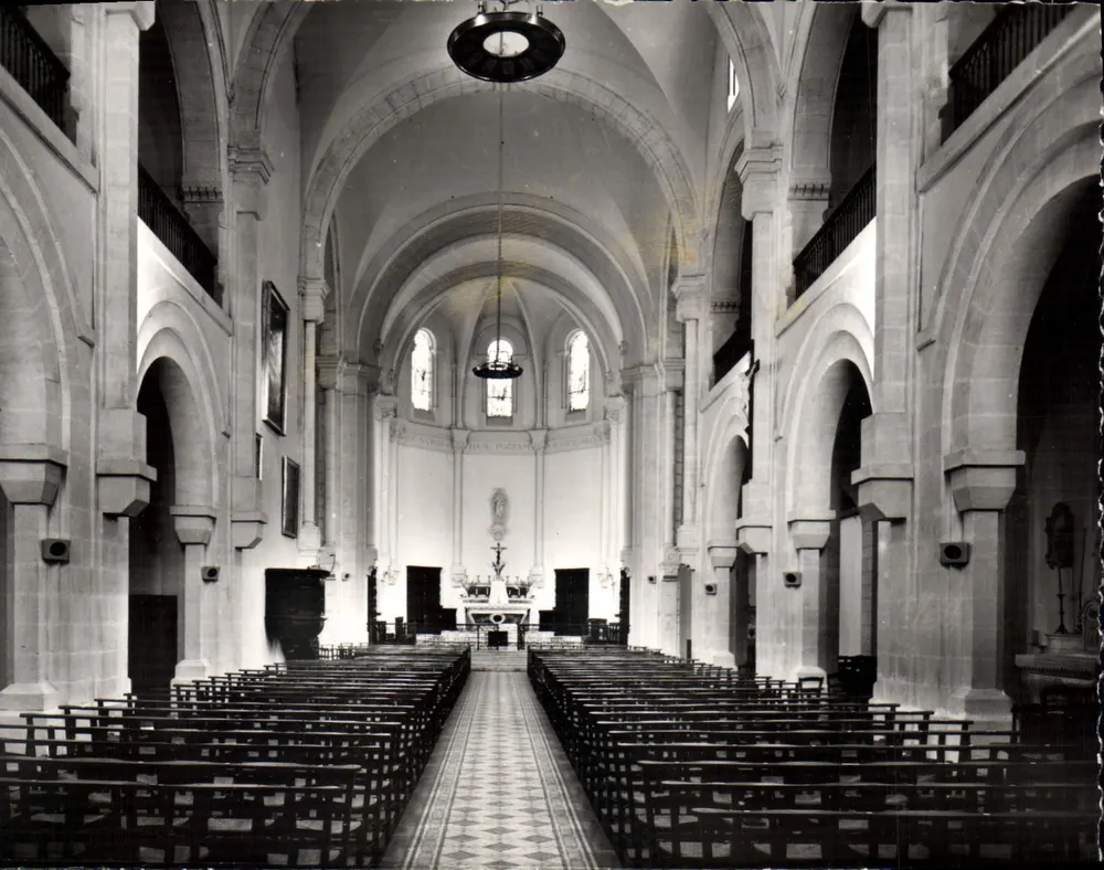 Le Vigan (Gard) — Intérieur de l'église Saint-Pierre, rénovée — (60) Éditions SL, Lyon - Vorderseite