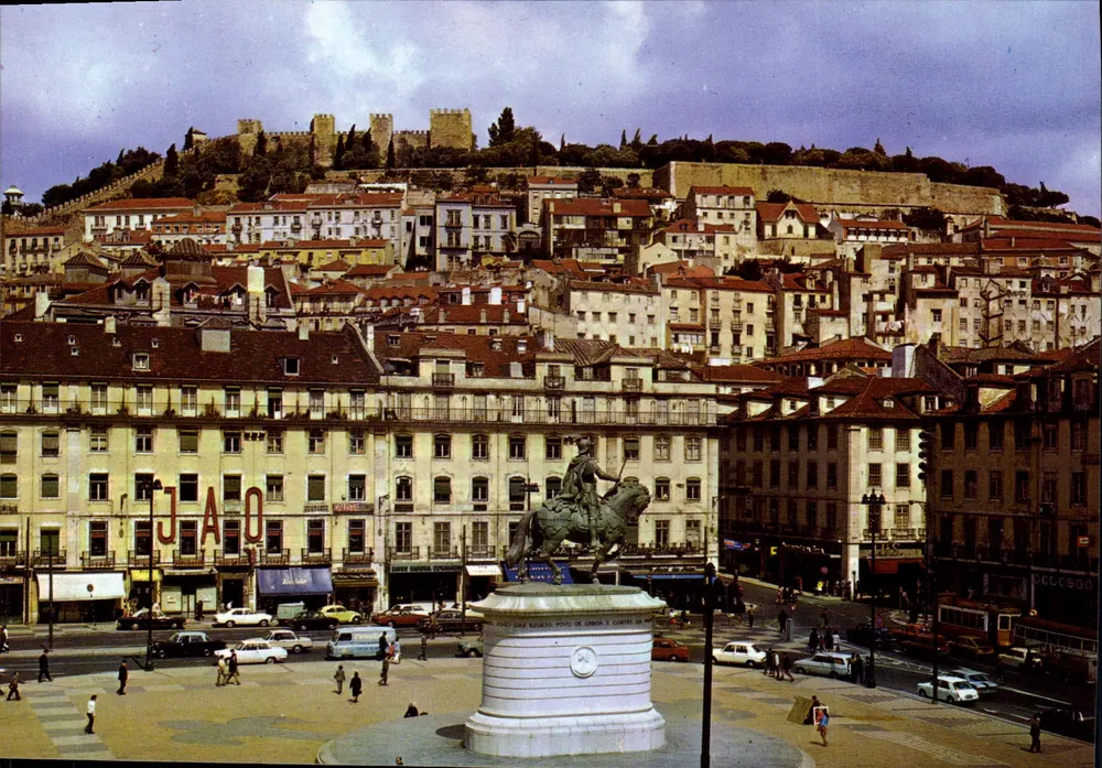 Figueira Square, Monument to D. João I and S. Jorge Castle — Porto, Portugal — Vintage Postcard/Antike Ansichtskarte - Front