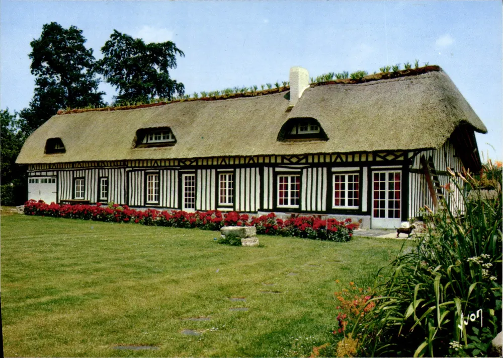 Normandse houten boerderij — met rode bloemen — uitgever Yfon, n° 10-2371 - Voorkant