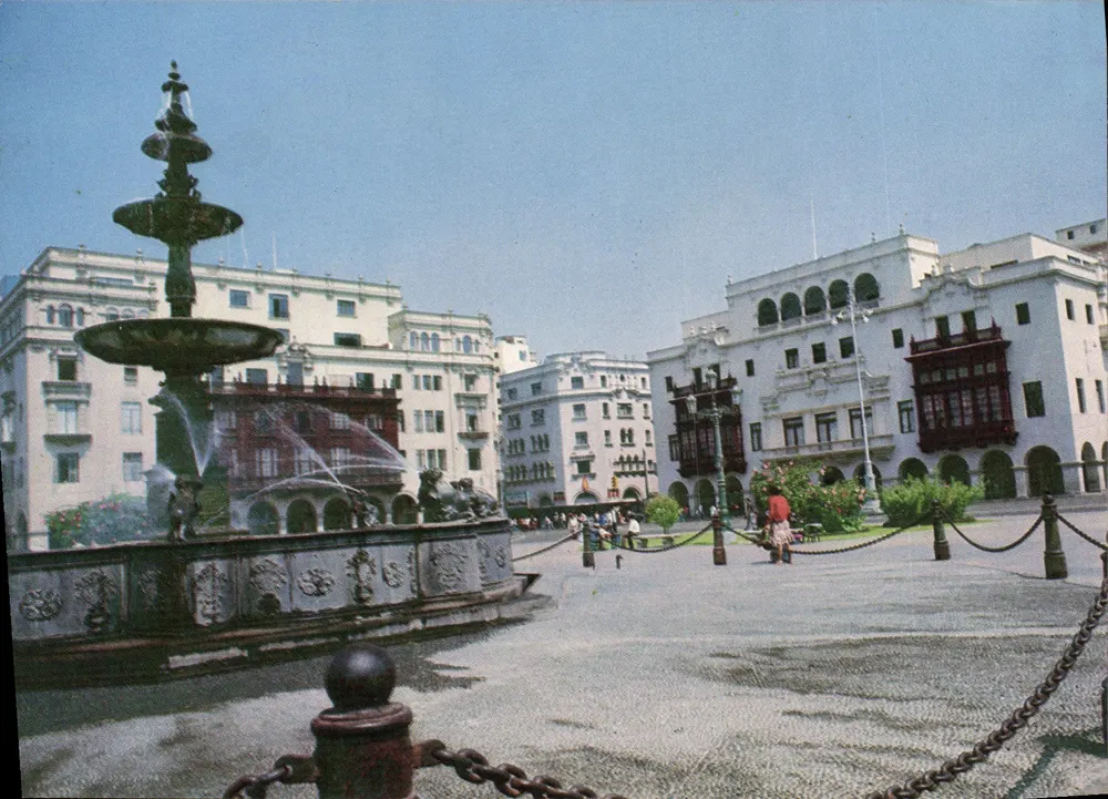 Plaza de Armas — Lima, Peru — editor E. Eismann, série N° 20 - Frente