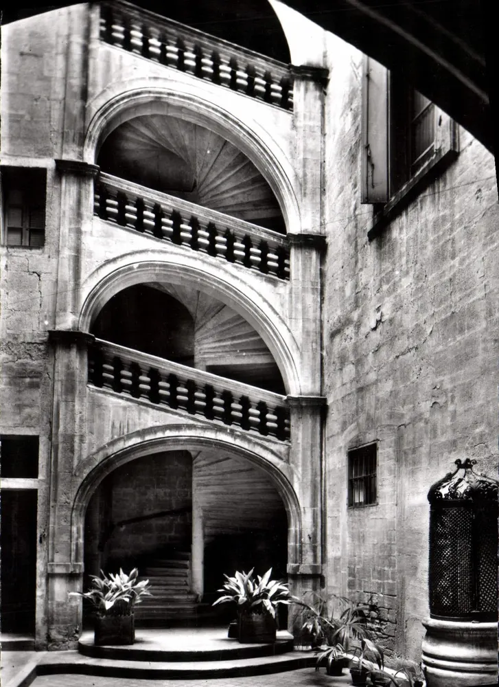 Montpellier (Hérault) — Treppen und Gitter des Brunnens des Hotels de Mirmand — Editions Magenta - Vorderseite