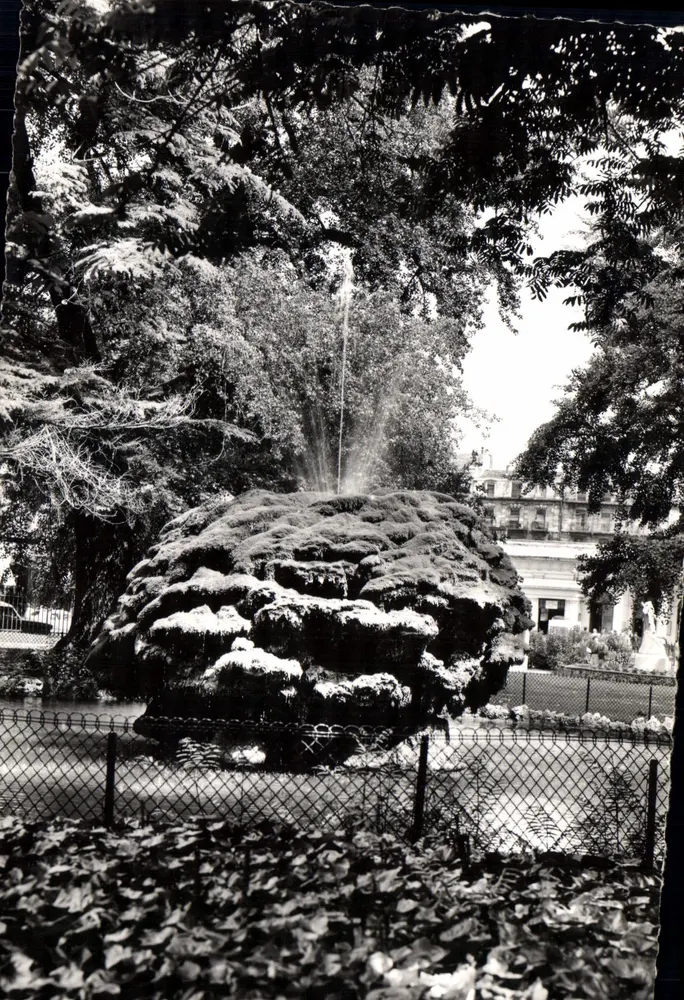 Montpellier (Hérault) — Jardim Público — Éditions S.L. des Frères Lumière, Lyon - Frente