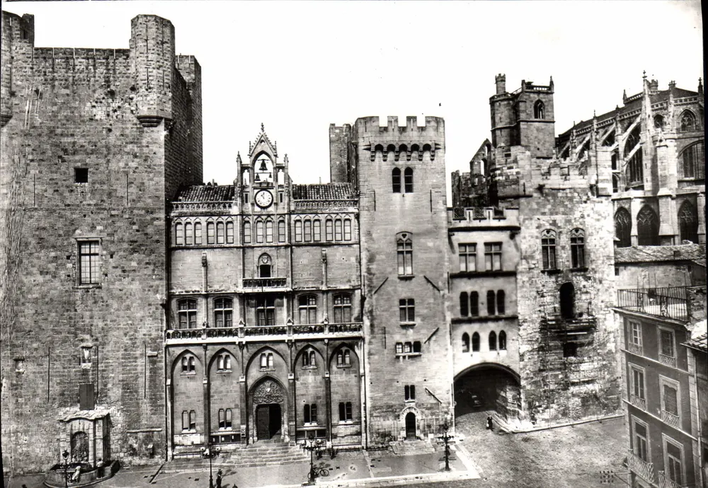 NARBONNE (Aude) — L'hôtel de Ville — Éditions S.L. des Frères Luniâtre, Lyon - Awers