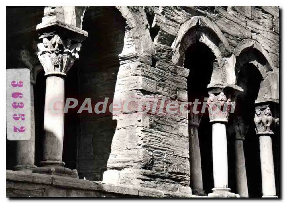 Prieuré de Notre-Dame de Serrabonne — façade romane avec colonnes à chapiteaux sculptés — Éditions S.L. Lyon - Frente