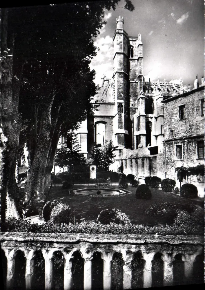 NARBONNE (Aude) — Garten des Museums und der Turm der Kathedrale — ÉDITIONS MAGENTA, LYON - Vorderseite