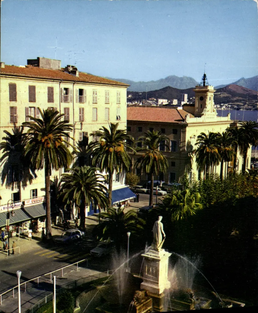 Ajaccio (Korsika) — Place Foch und Statue des ersten Konsuls — Mexichrome Editions - Vorderseite