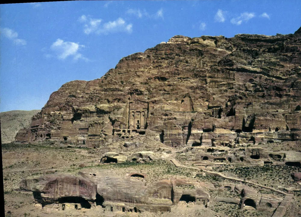 उरा के मंदिर और पेट्रा में राजवाड़े — होली व्यूज जॉर्डन, संख्या 119 - आगे