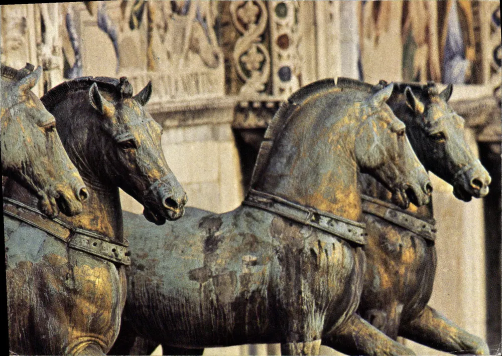 Die Vier Pferde — Fassade der Basilika San Marco, Venedig — Foto Fulvio Roiter — The Royal Academy of Arts - Vorderseite
