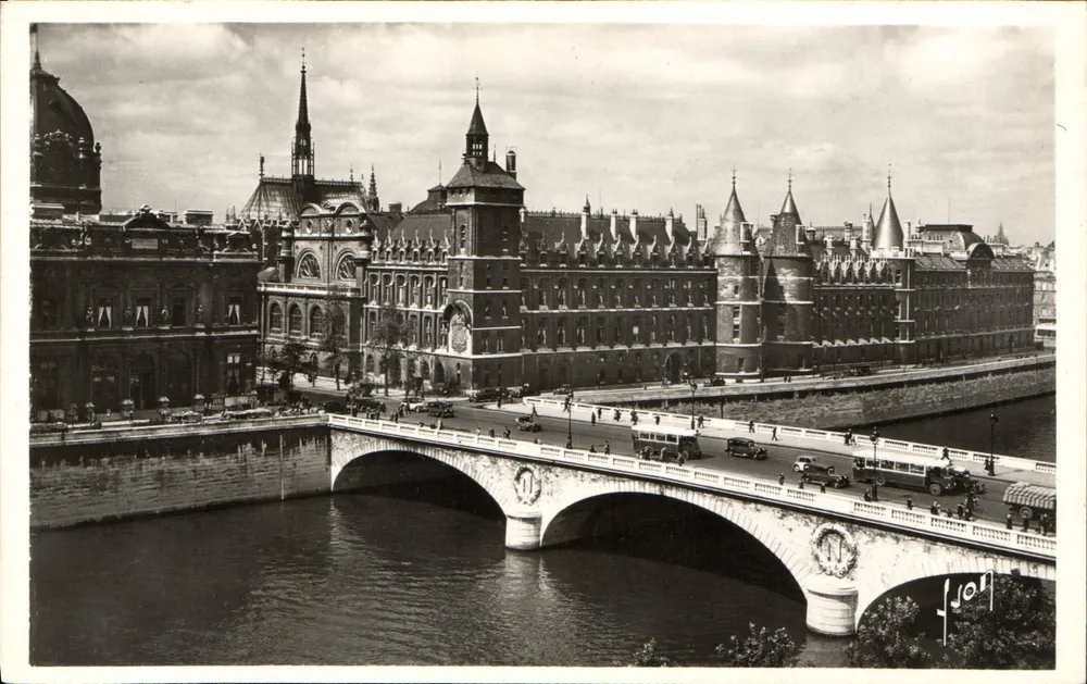 París — El Palacio de Justicia y el Puente au Change — Éditions d'Art YVON, n° 7113 - Anverso