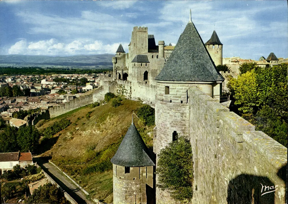 Carcassonne — Castelo Comtal e Torre Sarrazina — Les Éditions M.R. Nice - Frente