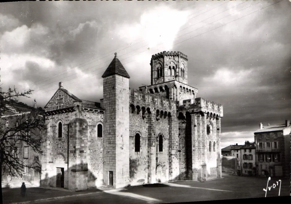 Igreja fortificada de Saint-Léger — Royat (P.-de-D.) — Edições de Arte 'VYON' — n° 2265 - Frente