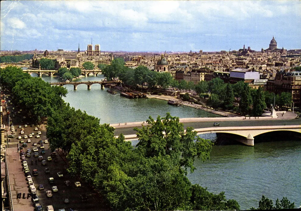 Paris — Vue de la Seine avec Notre-Dame et le Pont Neuf — ALFA, Imprimé en France - Recto