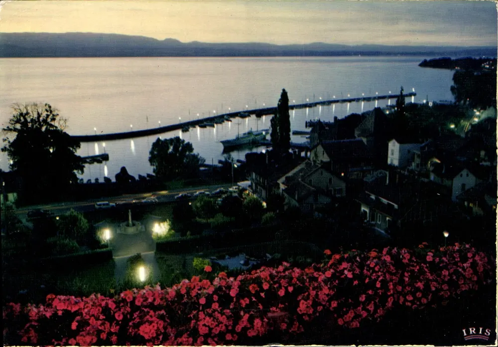Thonon-les-Bains — Vista do porto e do lago Léman ao entardecer — IRIS - Frente