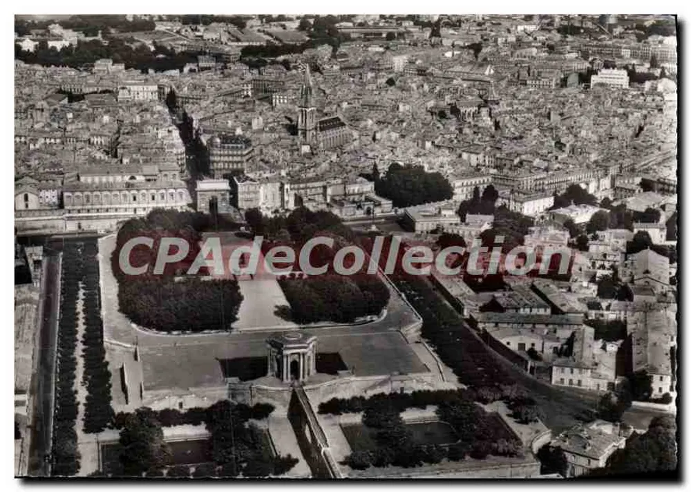 Montpellier (Hérault) — Luftbild des Gartens des Peyrou, des Triumphbogens und der Kirche Sainte-Anne — Editions J. CELLARD, Lyon - Vorderseite
