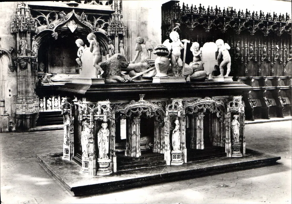Bourg-en-Bresse (Ain) — Kirche von Brou (Anfang des 16. Jahrhunderts) — Grabmal von Philibert le Beau — Service Commercial Palais Historiques, Paris - Vorderseite