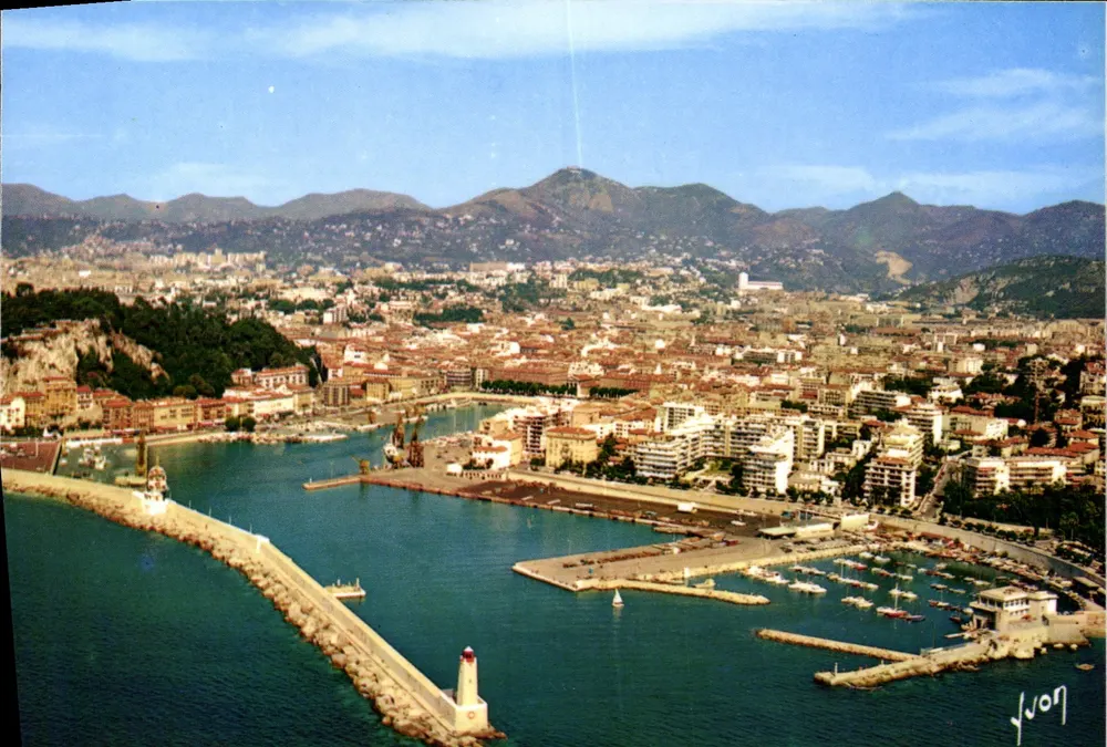 NICE (Alpes-Maritimes) — Vista geral do Porto e da Cidade — Éditions Dart Yvon, n° 10-1182 - Frente