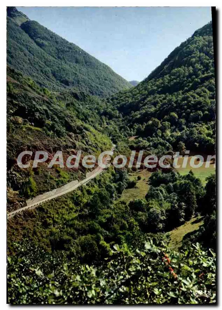 Luchon - La Reine des Pyrénées — Le Col du Portillon entre la France et l'Espagne — Éditions Modernes, Limoges - Recto