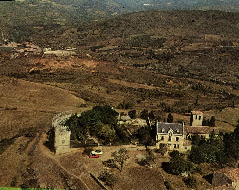 Rennes-le-Château — Hotel La Tour und Couiza im Hintergrund — Éditions Saint Maur (94) - Vorderseite
