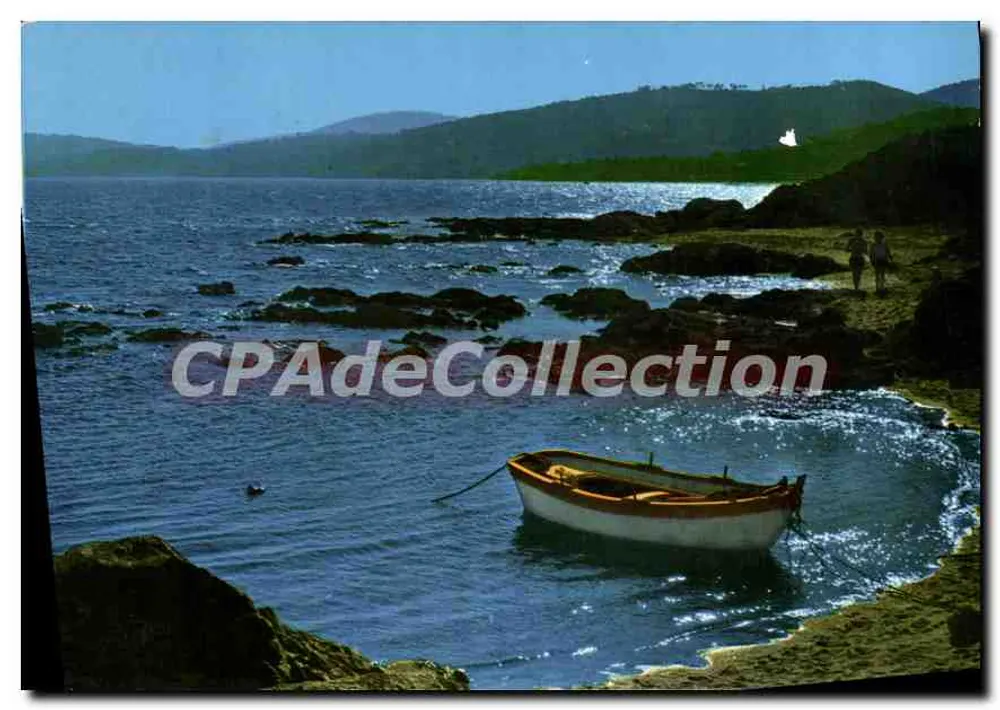 Costa rochosa com barco — vista da costa — CPAdeCollection - Frente