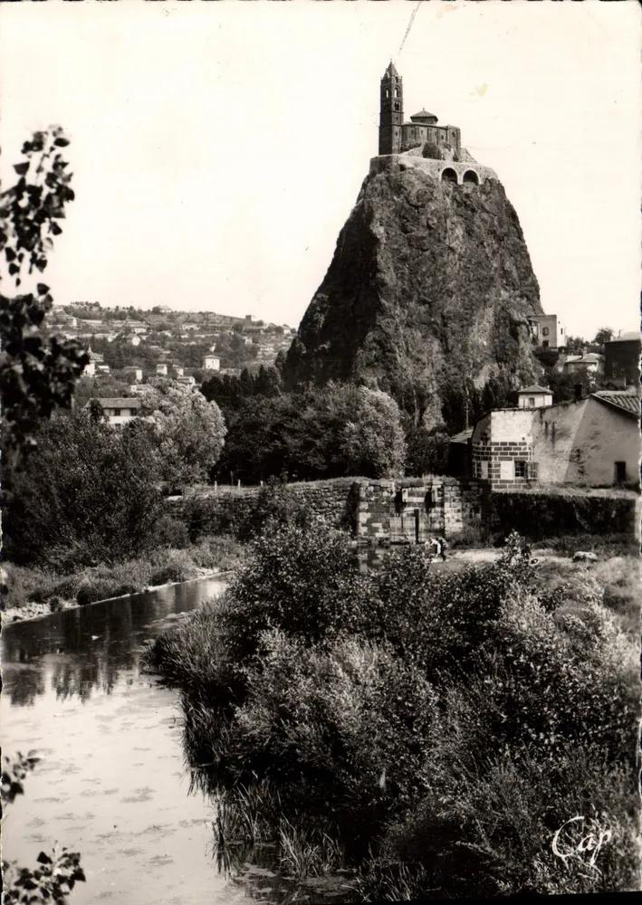 Le Puy-en-Velay — Der Rocher Saint-Michel und die Aiguilhe — Cie des Arts, (56) - Vorderseite