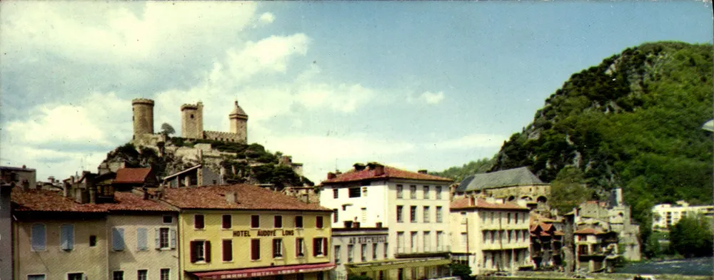 Foix — Der alte Brücke über die Ariège und das Schloss — IRIS - Vorderseite