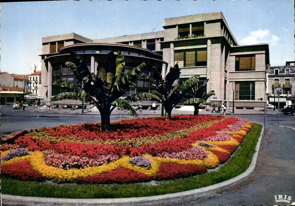 Place Victor Hugo — Hôtel de Ville — éditeur IRIS - Vorderseite