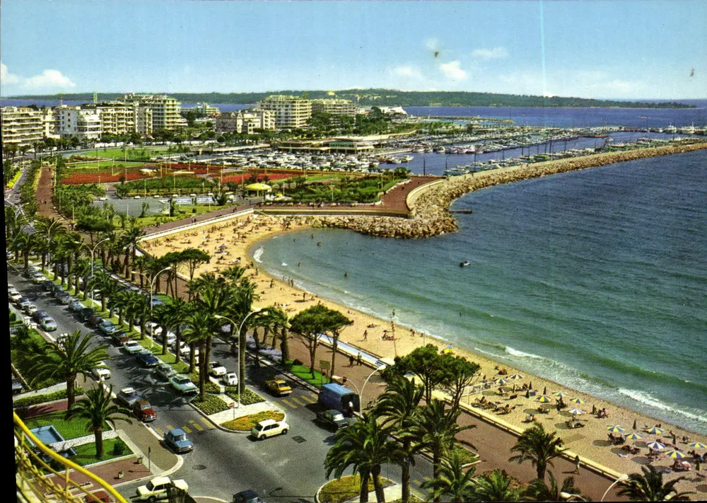 Cannes — A Croisette e o Porto Canto — editor Patellé, n° 70 C 1.016 - Frente