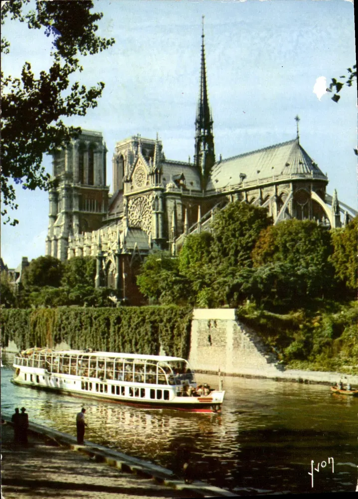 Notre-Dame de Paris — vue du Quai de Montebello — éditeur YVON, n° F K B 494 - Recto
