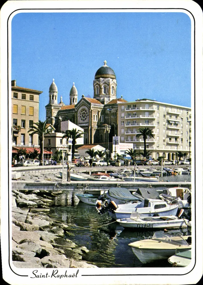Saint-Raphaël — Kathedrale vom Hafen aus gesehen — Foto G. Chassagne - Vorderseite