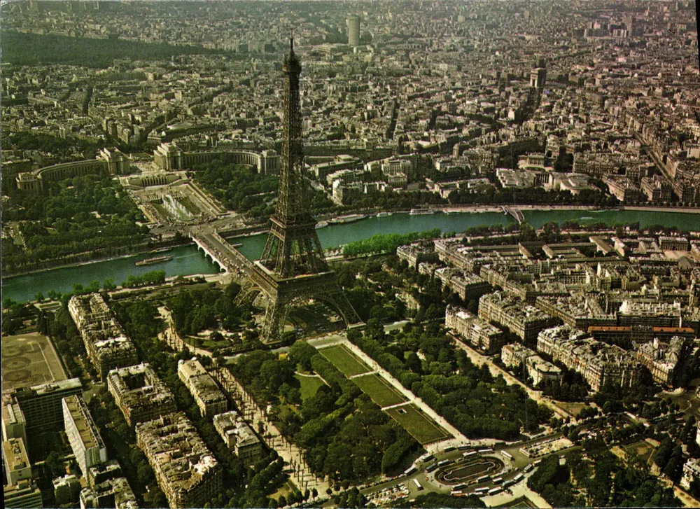 Paris — Luftbild der Eiffelturm und der Seine — Éditions LYNA-PARIS n°1269 - Vorderseite