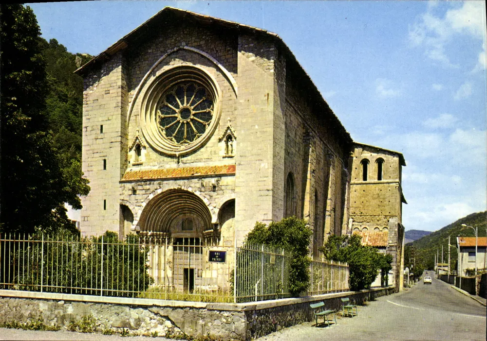 Digne (Alpes-de-Haute-Provence) — Die Kathedrale des Dorfes — Druckerei Combier - Vorderseite
