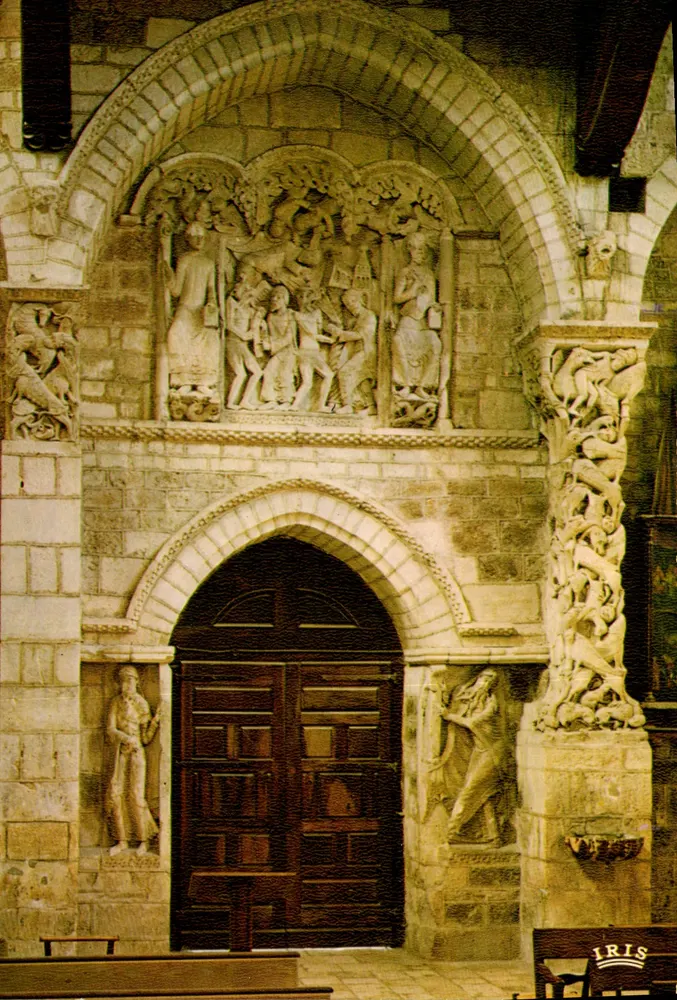 Souillac (Lot) — Igreja abbatial do século XII, Portal interno — Estilo romano-byzantino, Lenda do monge Teófilo — Edições IRIS - Frente