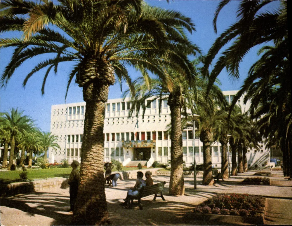 Hyères-les-Palmiers — Verwaltungsgebäude — Place Lefèvre — Société Éditions de France - Vorderseite