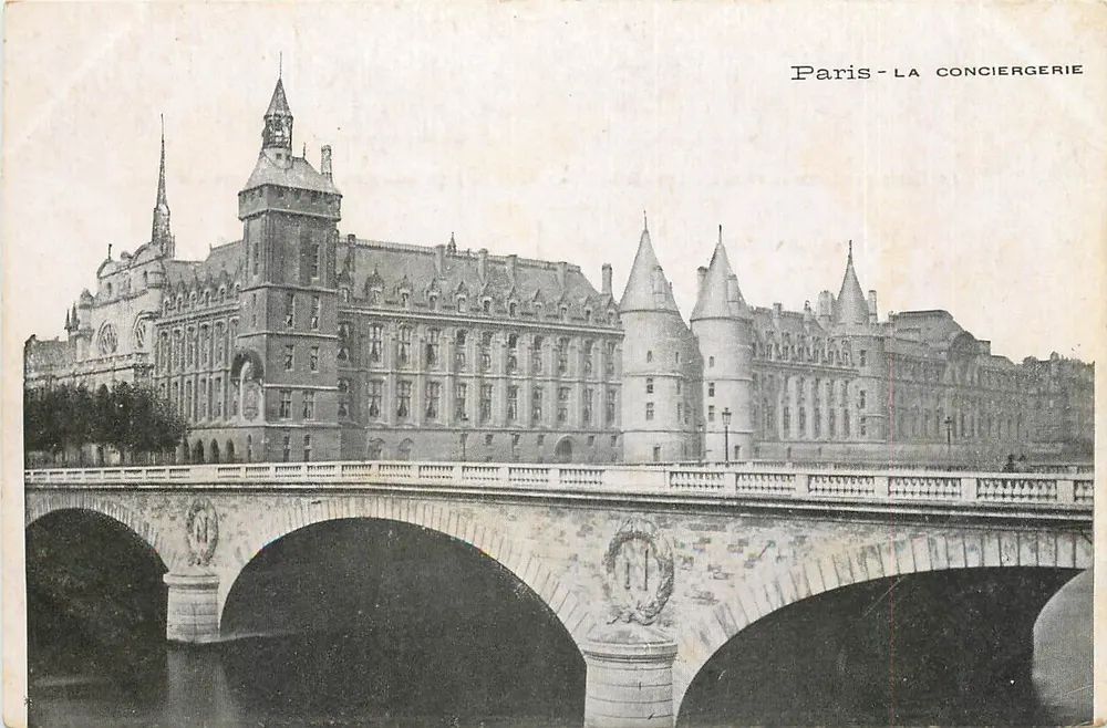Paris - A Conciergerie — vista do ponte e do edifício histórico — editora não identificada - Frente