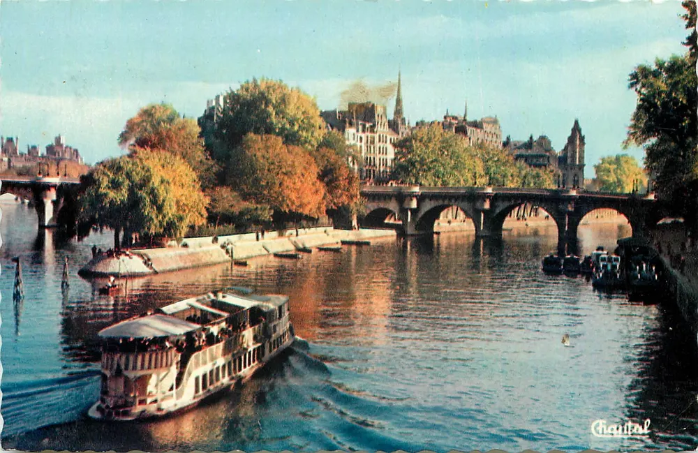 Ponta da Cidade — vista da Seine com barco e ponte — Editora Chantal, n° 111 - Frente