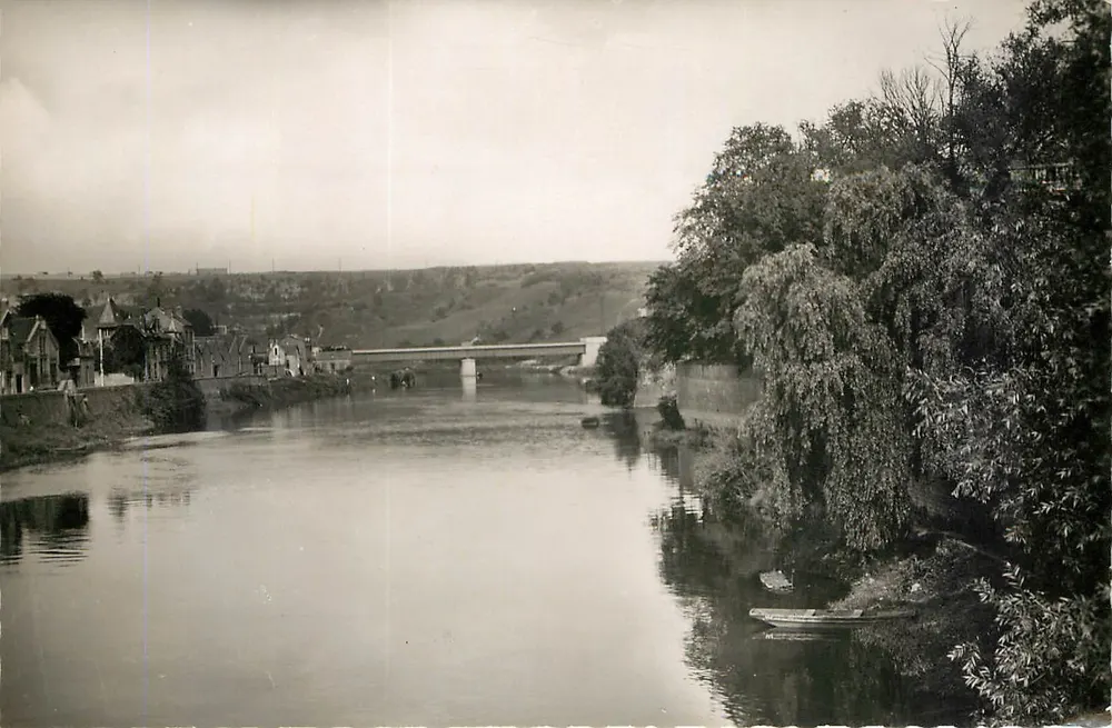 Mezières — Die Eisenbahnbrücke über die Meuse — Éditions O. P. - Mezières - Vorderseite
