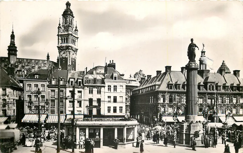 Praça do Geral de Gaulle — Lille — editor CPADeCollection, n°41 - Frente